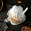 Eine Sahnehaube für einen Kaffee oder Kakao in Uelzen.